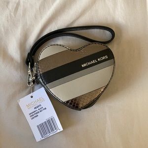 NWT michael kors heart shaped leather coin purse wristlet